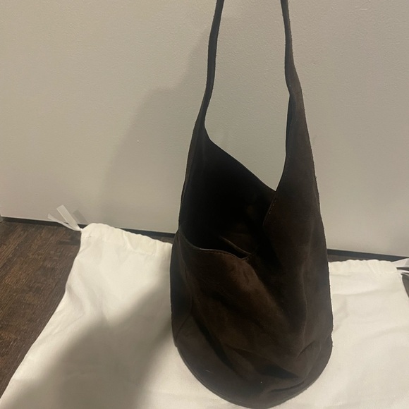 Reformation Silvana Bucket Bag - Picture 7 of 8